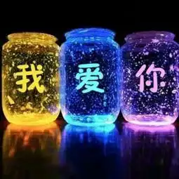 头像女路灯下的小姑娘