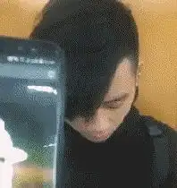 搞笑gif趣图有这样的闺蜜真好,不然就惨了

