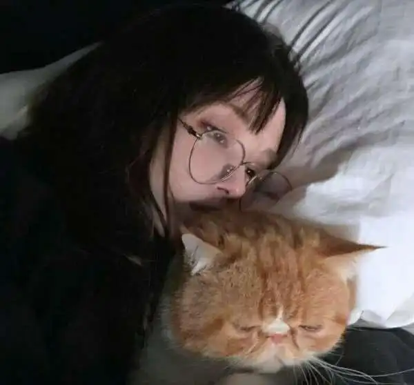 全网超火绝世而独立女生头像唯美