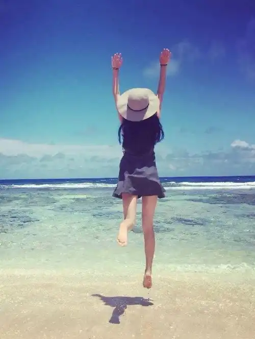 娜壹言现在的你要努力,将来才会有大把的时间去旅行