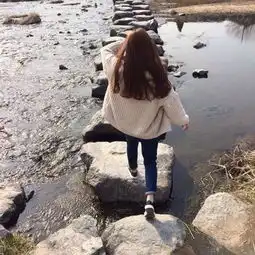 减龄发型就选这款卷发
