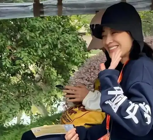 全班同学素颜聚会才发现原来章子怡很普通,梅婷长得像大妈