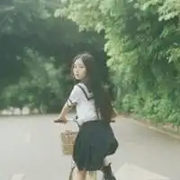 qq头像女生叼玫瑰天空赢念着你的身影可爱小清新女生头像