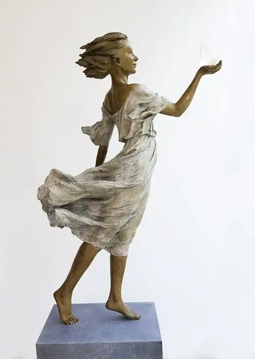 羞猥琐的天才制作的设备,只为看二次元女生的裙底