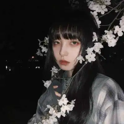 网易云热评那天和他出去玩,我想喝奶茶,他仅仅只有十块钱了,他去