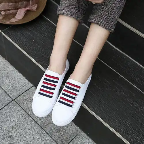 倾心唯美,款款青春有活力的小白鞋70后女人也能穿出小清新