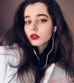 高冷头像女欧美蔡蝶