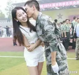 儿子小的时候喜欢亲比她小的小女孩
