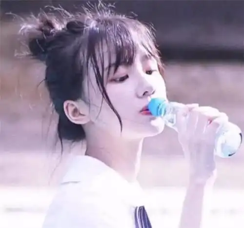 五官不好看的女生,经常做3个动作,颜值一路猛增