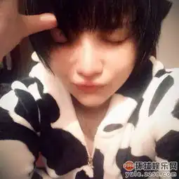 最美女纹身师爆红网络似陈冠希范晓萱合体