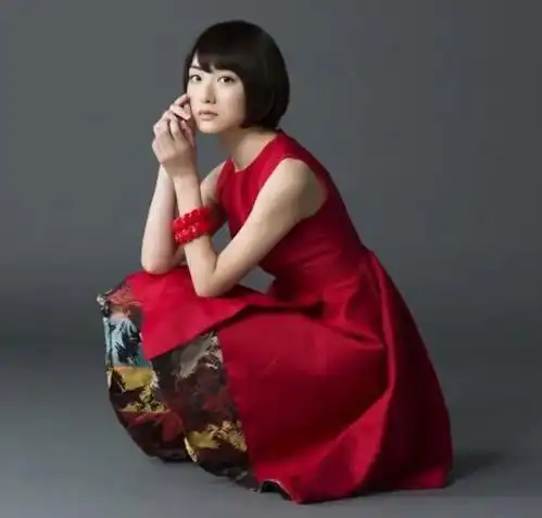 日本美女生驹里奈俏皮可人雪肤貌美娇嫩长腿清丽脱俗