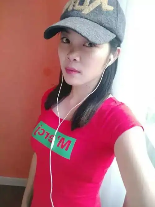 分界洲岛相亲记喜欢小动物的白净广东姑娘可爱呆萌的单眼皮男孩很暖很贴心微信交友