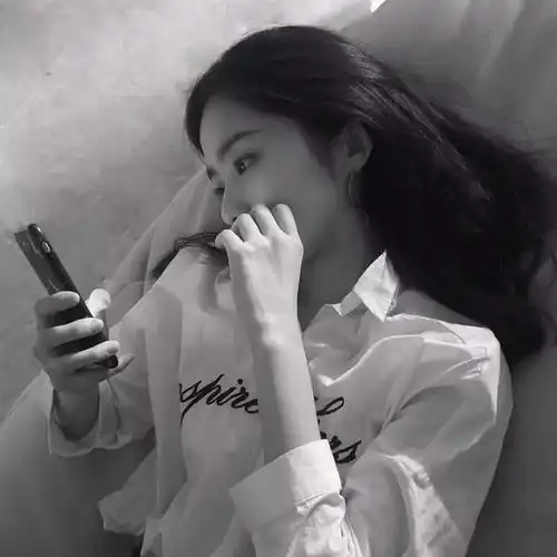 深夜陪你聊天的女人,是在暗示什么你看懂了吗