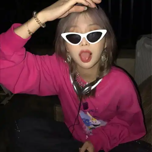 女生头像辣妹的头像,请查收