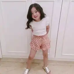 为女儿的时尚方向做好准备,小美妞的清新派穿搭