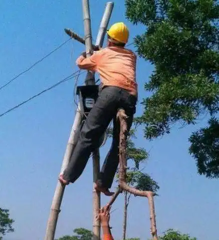 搞笑gif亲爱的,不是说好一起出石头的吗