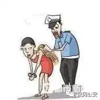 凤冈公安小偷男扮女装公交车行窃,然而走路的姿势出卖了他