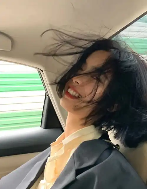 00后女生头像最新版刘雯