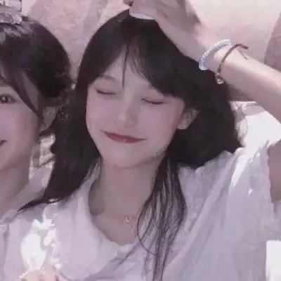 不像网图的女生真人头像