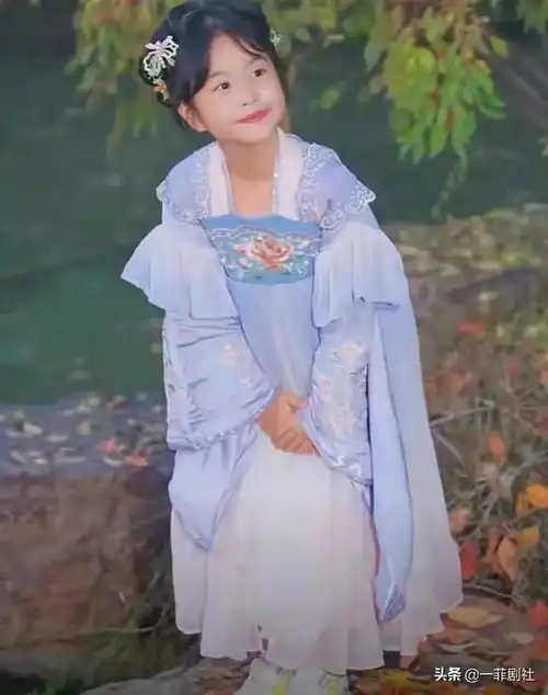 娱乐圈最新爆料,众多顶流在内,无处安放的大长腿美女,吃瓜了