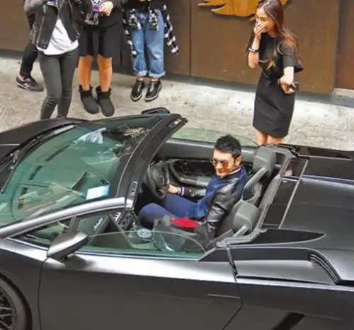 片场摔倒上热搜,大众对女明星的恶,在杨颖的身上体现得淋漓尽致