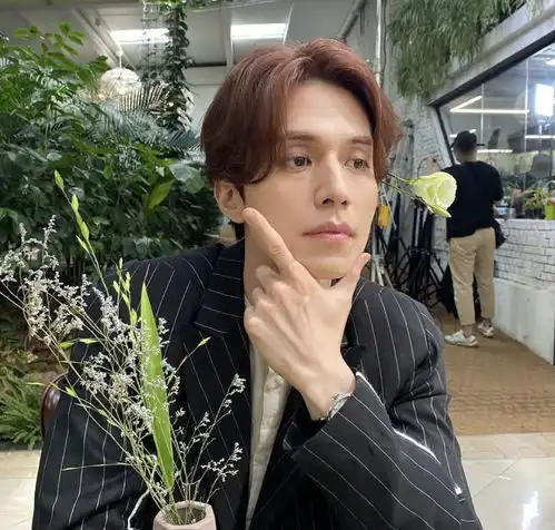 李栋旭头像高清