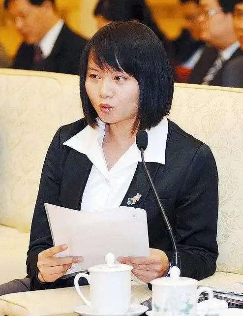 希望工程的大眼睛女孩当选共青团安徽省委副书记