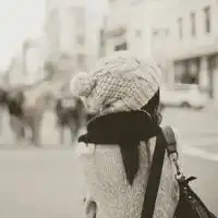 女生qq头像背影戴帽子唯美反戴帽唯美好看的的背影女头