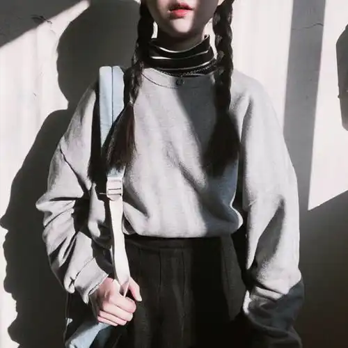 仙女系不露脸女生头像今天又被邻居投诉说我扰民,因为我穷的叮当响