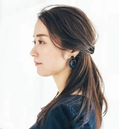 大脸长相不完美,夏天扎发or盘发6款最美发型详解,照做