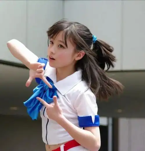 全完了你们喜欢的混血女神颜已经糊了,少女感没有还老了15岁