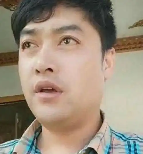 女头像网红老手