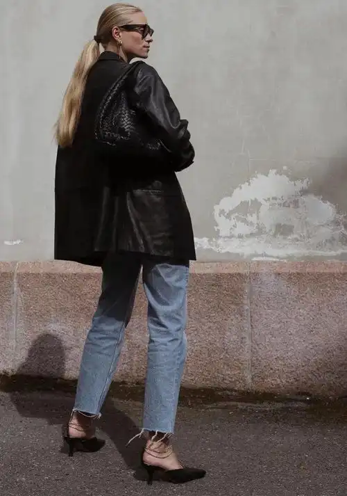 行走江湖,怎么能缺少一件超飒皮西服