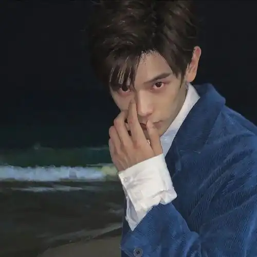 朋友圈背景图头像套图