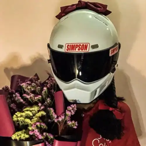 亲测酷酷的机车女生头像