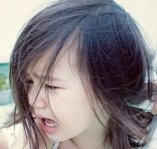 15岁男孩玩游戏被批评,一气之下跳楼身亡如何让孩子内心强大