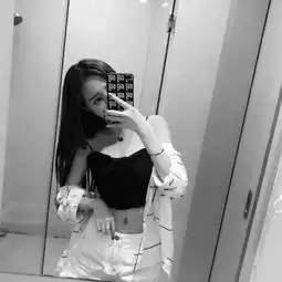 微信女生伤感头像黑白冷淡美人生苦短何必念念不忘