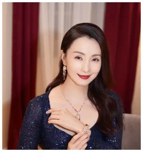 岁月不败美人,有的人越是成熟,越是美丽和气质