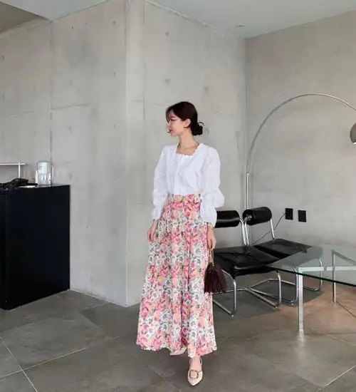 女生纯欲头像长裙