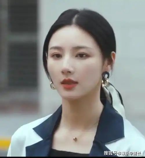 婆婆的镯子中石舟欣这个女孩,是剧中令人羡慕的一个女孩,福气满满