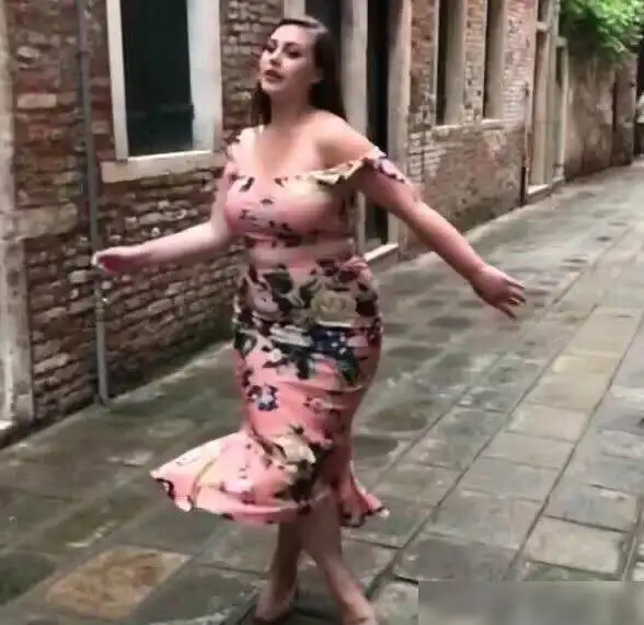 妹子以后坐车注意点,看了都不好意思,我都不想说你了