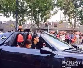 思聪牵过那么多女孩的手,没想到最放不开的是雪梨