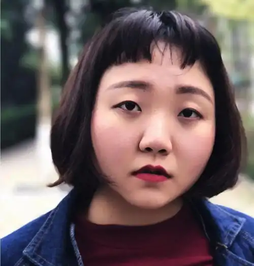 辣眼睛的网红担任女主角,最丑女团成员时尚资源爆棚娱乐圈的门槛越来越低了吗