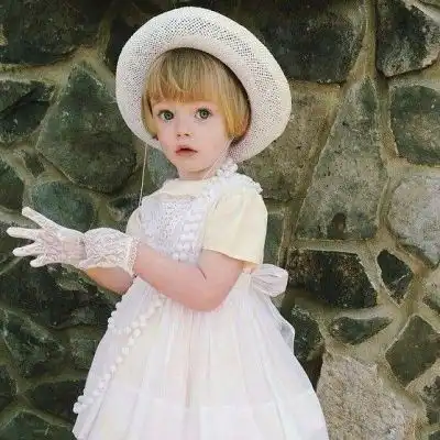 外国小孩头像超萌外国小女孩图片搞怪萌头像