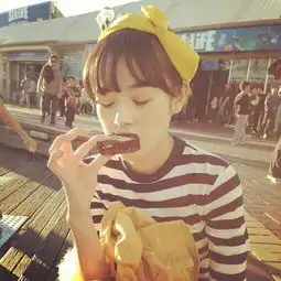 求这张无微博水印原图要当头像用的谢谢