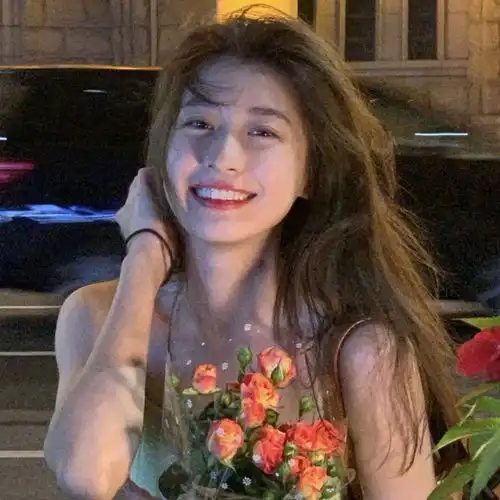 好看又高质量的女生真人头像