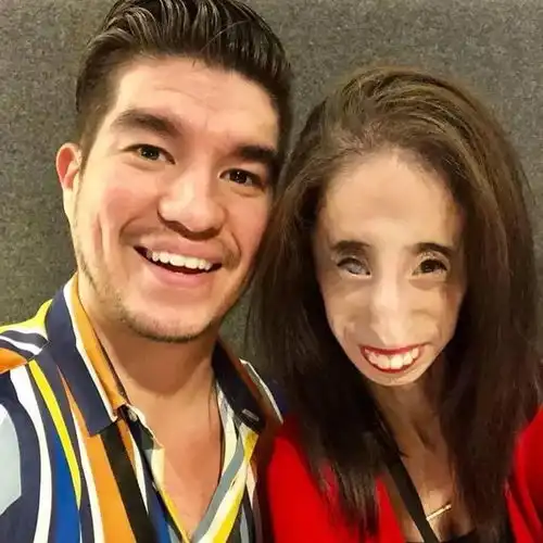 世上最丑的女人头像穿一