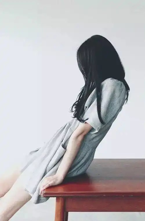 害羞女生的4个拍照小技巧,让你也能拍出有感觉的照片