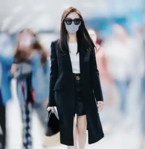 白色衣服头像女生唯美张