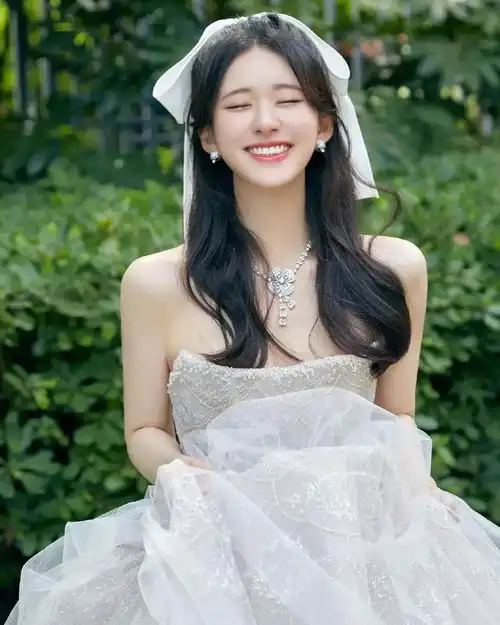 这18位女星的婚纱照太美了,都说女人最美是出嫁时,果然诚不欺我